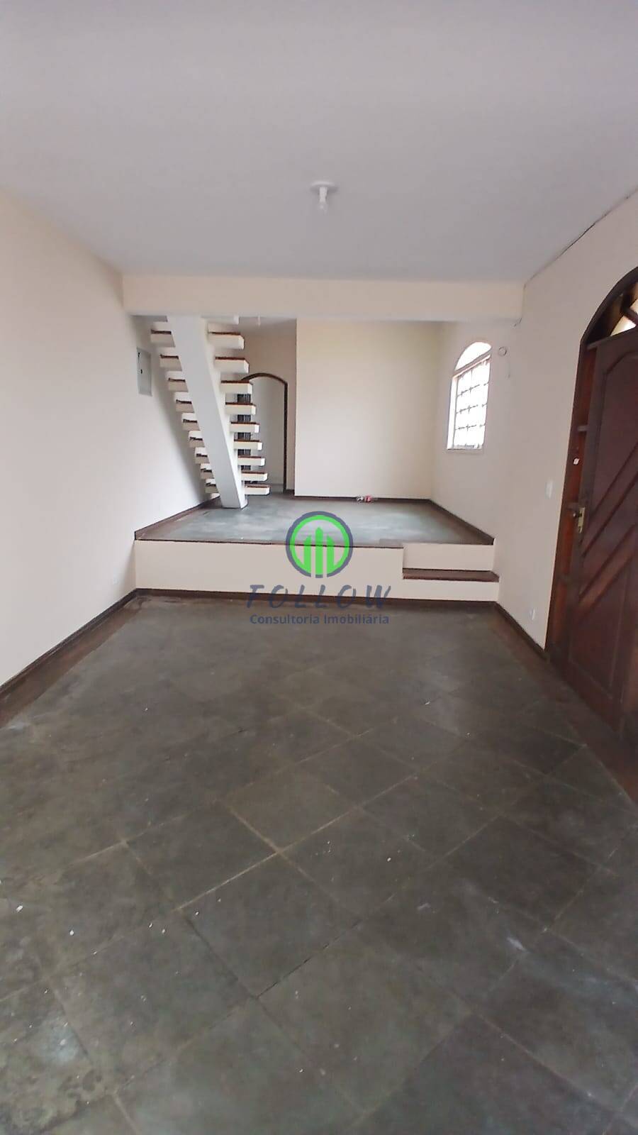 Sobrado à venda e aluguel com 4 quartos, 270m² - Foto 1