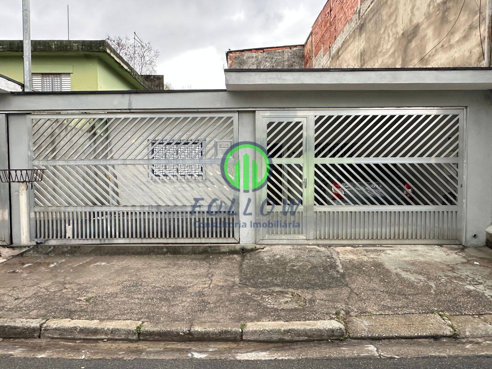 Casa à venda com 3 quartos, 111m² - Foto 1