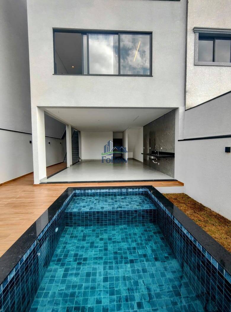 Casa, 3 quartos, 247 m² - Foto 3